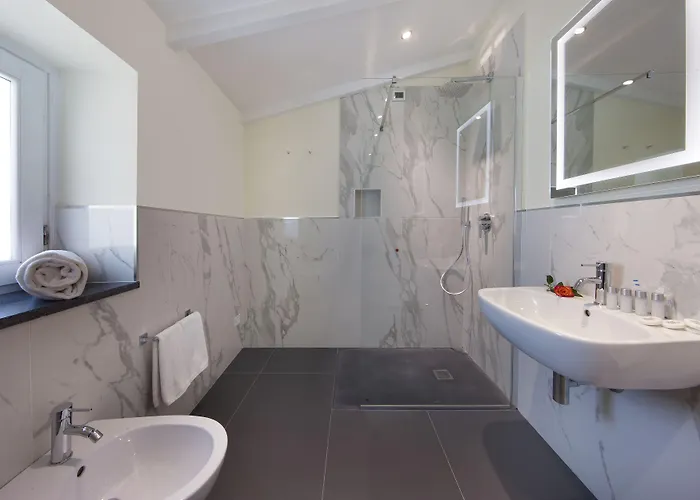 Palazzo Tritone & Abagnale Bed & Breakfast