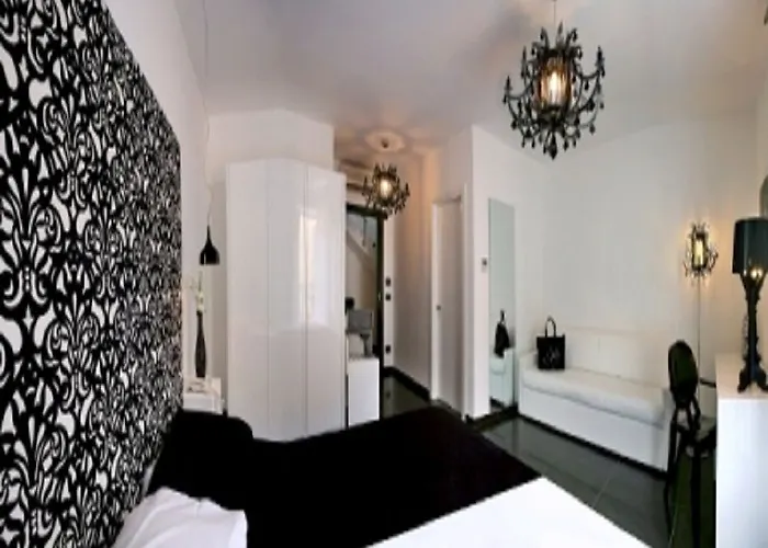 Bed & Breakfast Palazzo Tritone & Abagnale 4*