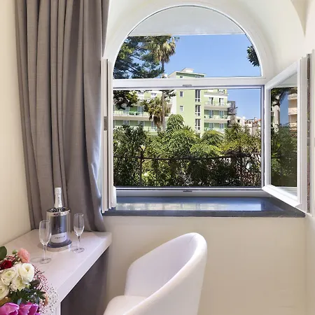 Palazzo Tritone & Abagnale Bed & Breakfast