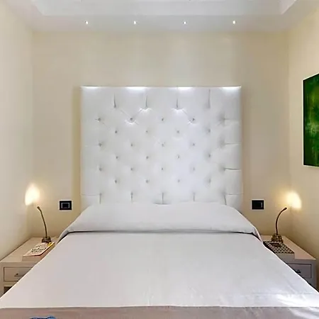 Palazzo Tritone & Abagnale Bed & Breakfast 4*