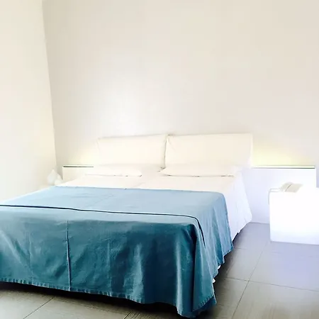Palazzo Tritone & Abagnale Bed & Breakfast 4*