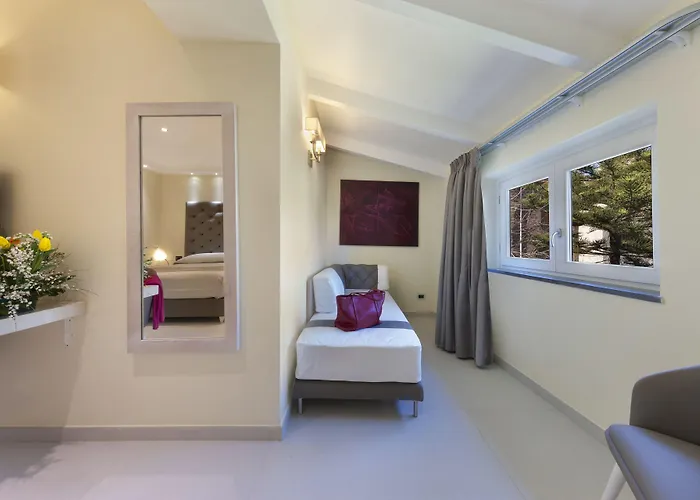 Palazzo Tritone & Abagnale Bed & Breakfast