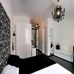 Bed & Breakfast Palazzo Tritone&abagnale 4*