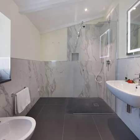 Palazzo Tritone & Abagnale Bed & Breakfast