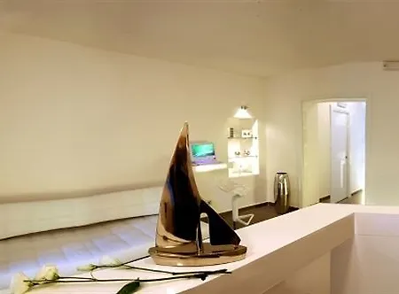 Palazzo Tritone & Abagnale Nocleg ze śniadaniem 3*