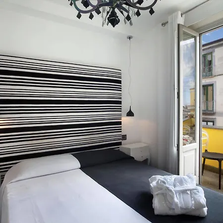 Nocleg ze śniadaniem Palazzo Tritone & Abagnale 3*