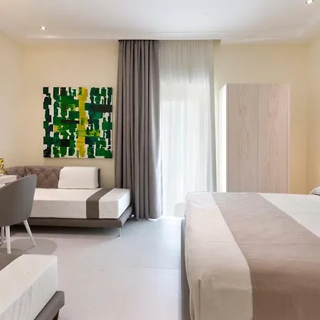 Bed & Breakfast Palazzo Tritone & Abagnale 4*