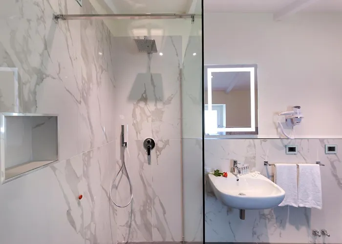 Palazzo Tritone & Abagnale Couette-café