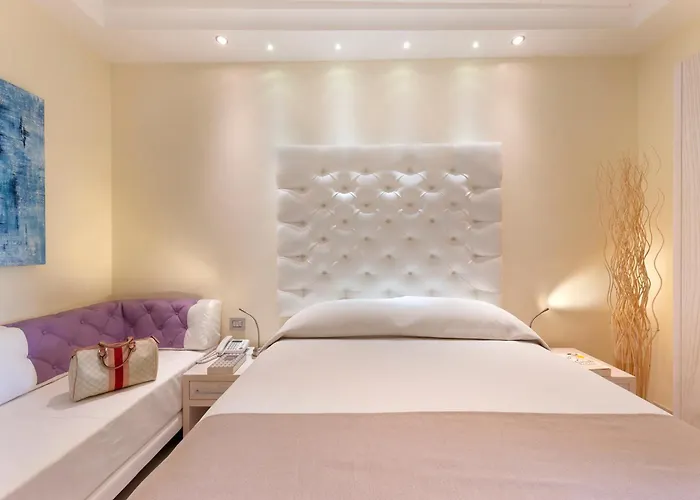 Couette-café Palazzo Tritone & Abagnale 4*