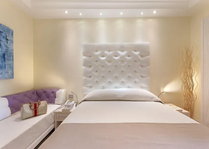 Couette-café Palazzo Tritone & Abagnale 4*