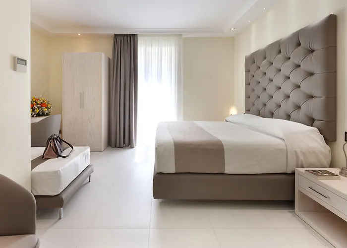 Couette-café Palazzo Tritone & Abagnale 4*