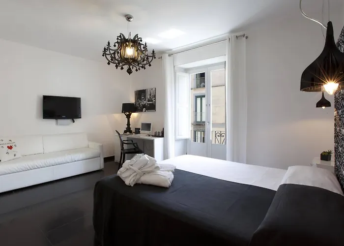 Palazzo Tritone & Abagnale Couette-café